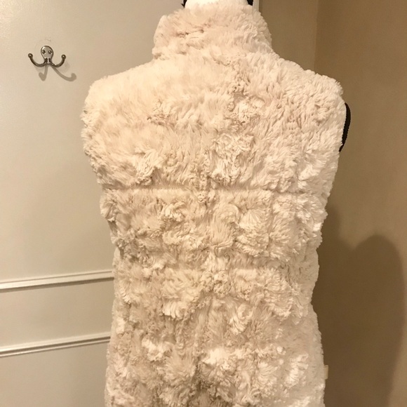 Fur Nordstrom vest - Picture 3 of 4